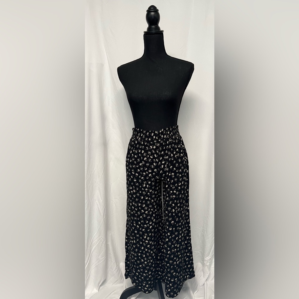 Mahina Hawai’i flowy cropped pants